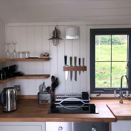 The Shepherds Hut Villa Lonmore Екстериор снимка