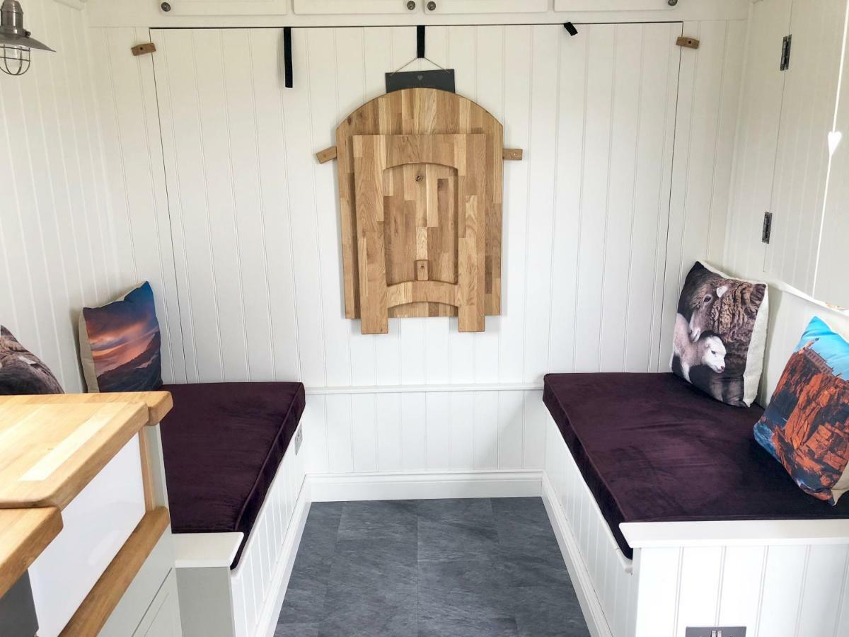 The Shepherds Hut Villa Lonmore Екстериор снимка