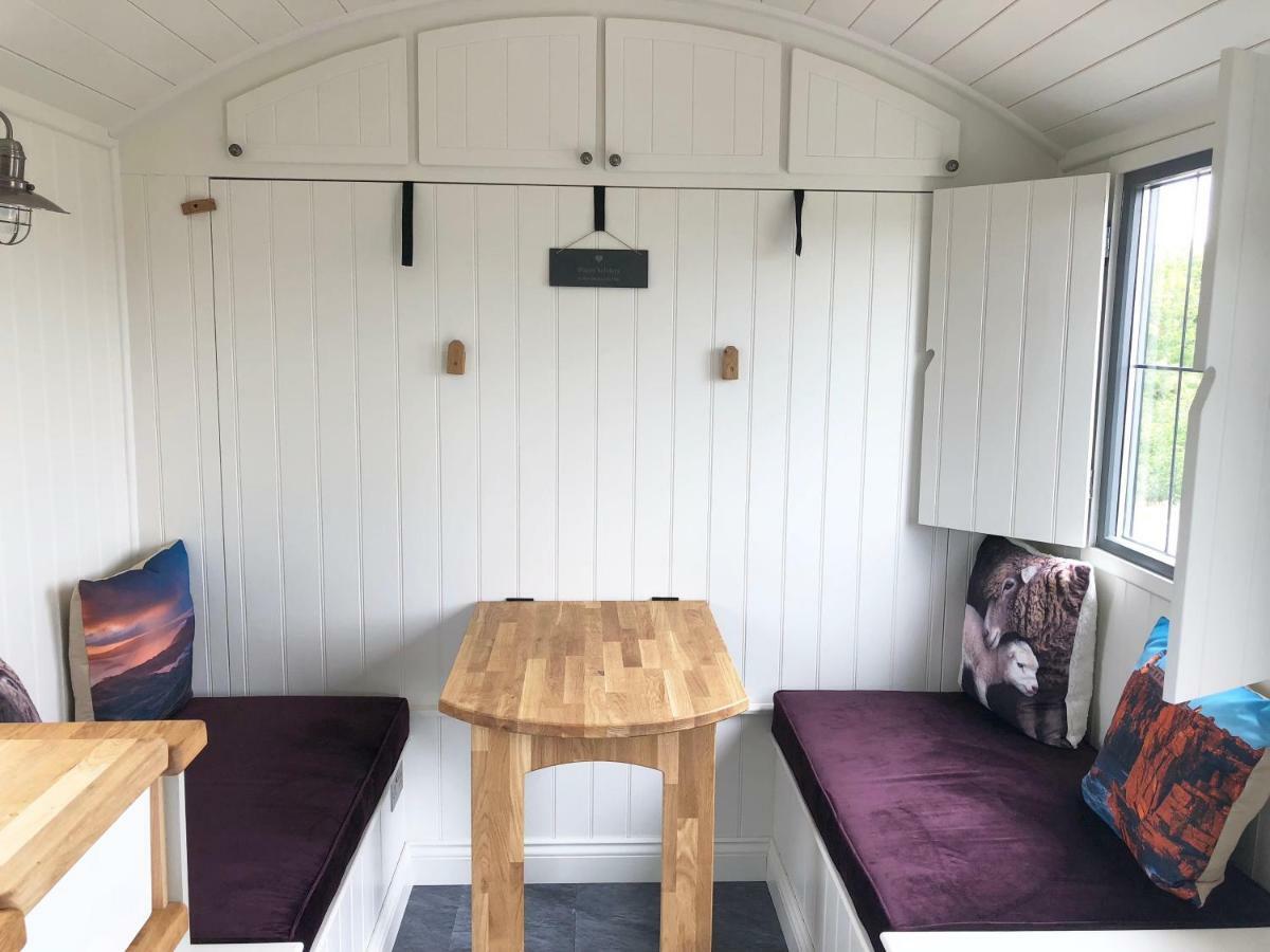 The Shepherds Hut Villa Lonmore Екстериор снимка